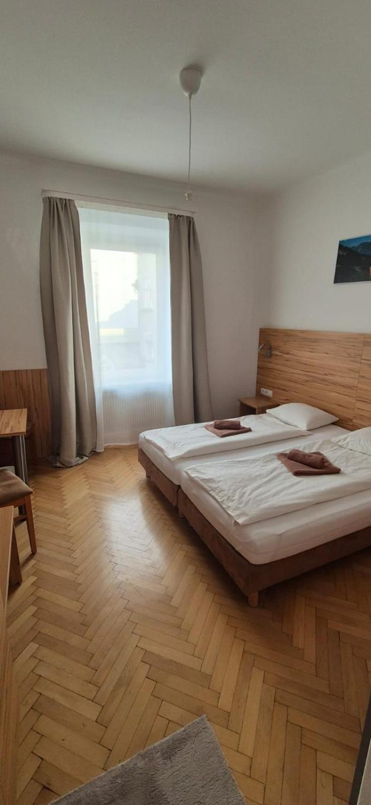 Pension Jahn Salzburg Bagian luar foto